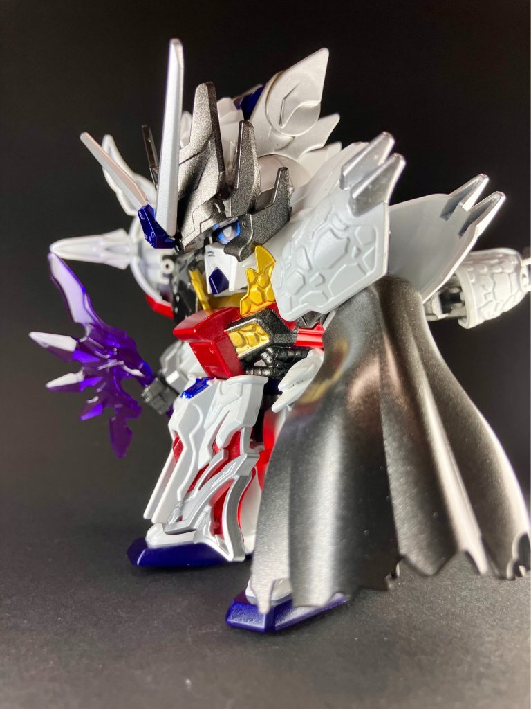 個人的に三国志では魏が好きなので、SD三国創傑伝でもギ・エリア設定のオリジナル武将ガンプラをいろいろ製作しています。前回の荀攸ガンバレルストライクガンダムに続き、今回の賈詡で計13体目となりました。過去実績⬇️