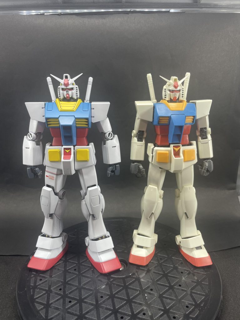 MG2.0が劇場版IIIの新規カットのシュッとしたガンダムで、こっちがTV版のカッコいいカットのガンダムって感じかなぁ