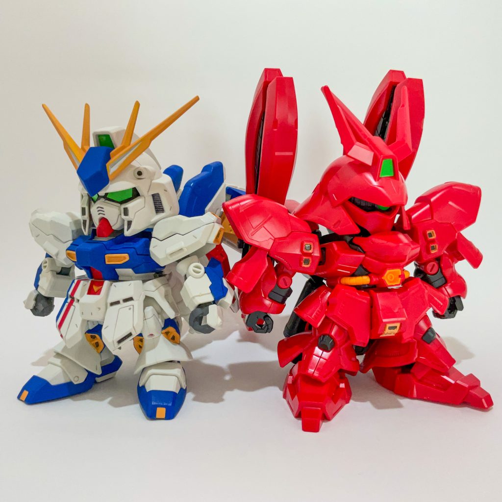 BB戦士 FFサザビーと（こっちは買えました）。並べてみてもなんとなく雰囲気は出ているのではないでしょうか。