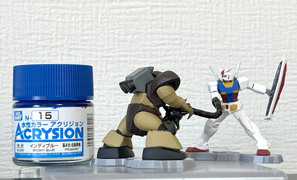 最後に大きさの比較。小さいですが、その分サクッと塗装し終えるので楽しいです。多少雑な仕上がりでも遠目では気にならないですし(^◇^;)、アーティファクトよりはシンプルな形状なので、難易度は若干低いかと。最後までご覧いただきましてありがとうございました!