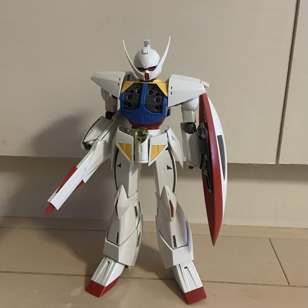 これもいつかはと思っていたMGターンエーMGガンダムver1.0の塗装の合間に手をつけます