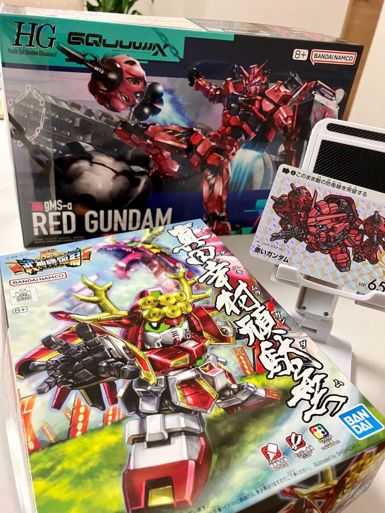 GQuuuuuuXに登場した赤いガンダムを題材に、戦国武将・真田幸村をSD武将ガンプラ化しました。使用キットはSDWヒーローズの78代目武者頑駄無、SD武神降臨編の真田幸村頑駄無、HG 1/144赤いガンダムのパーツを中心にいろいろ組み合わせています。