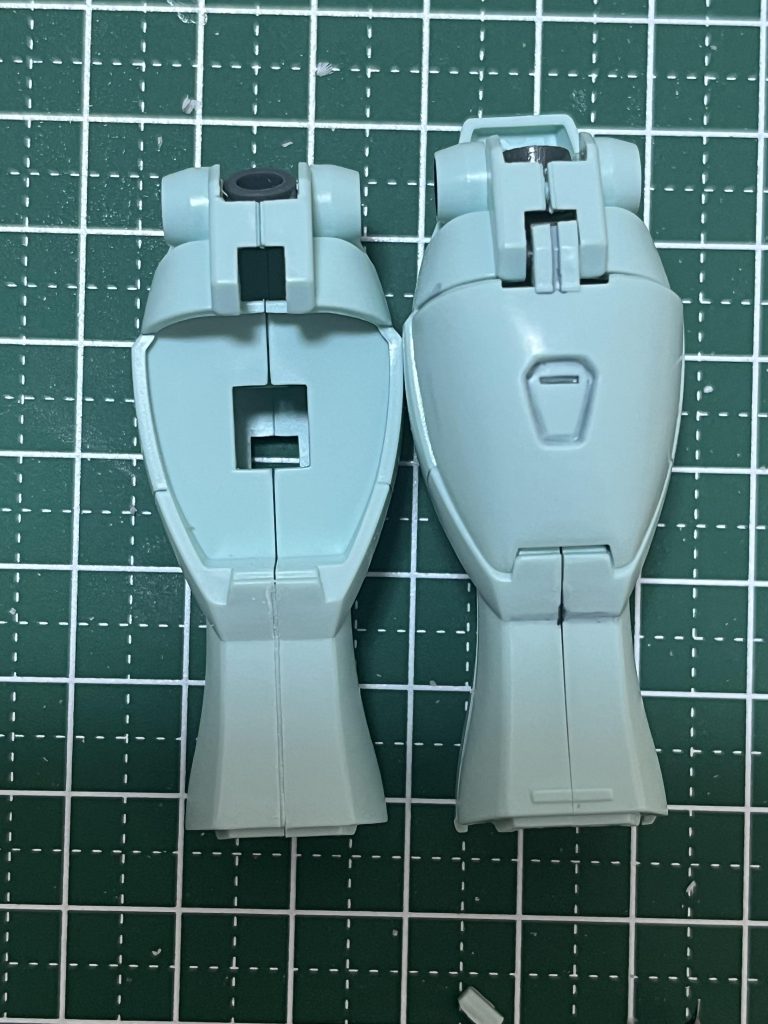 改造②ふくらはぎ曲がる部分が当たって、膝が曲がりきらないので干渉部をカットしました。