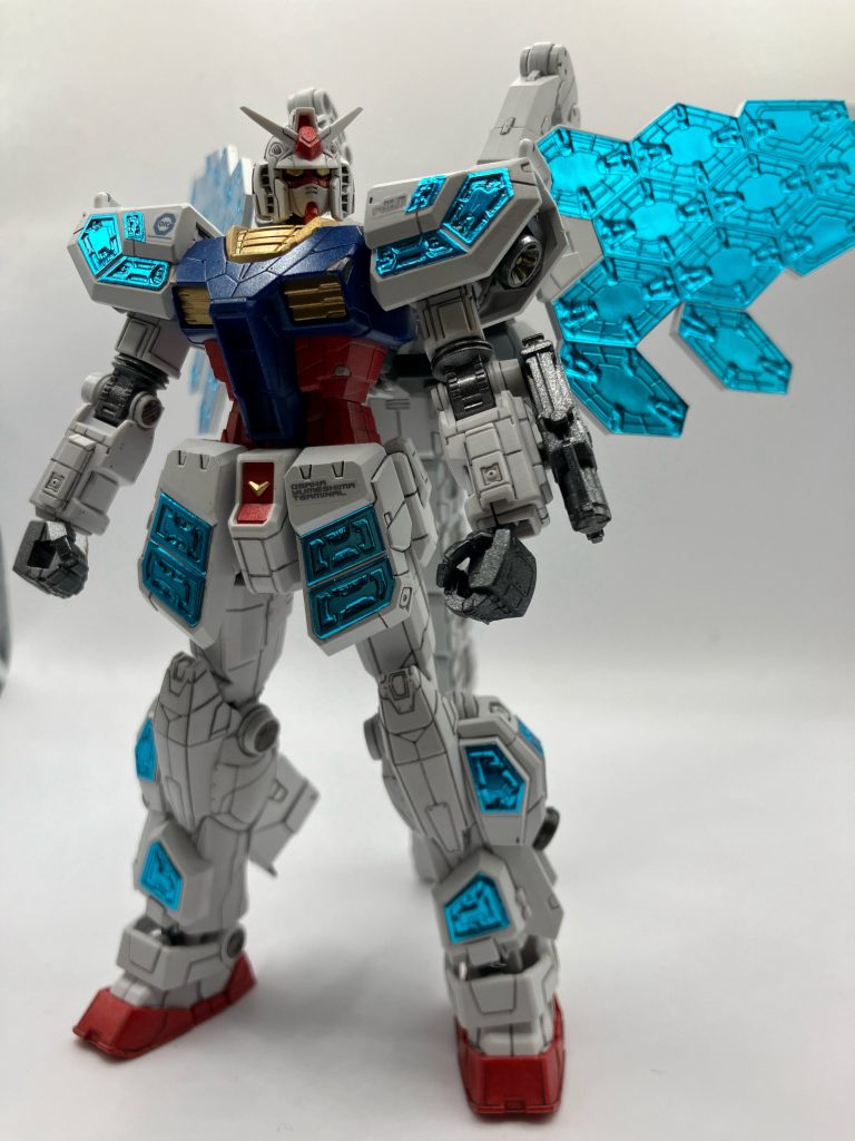 万博ガンダム。グラスフェザー装備。