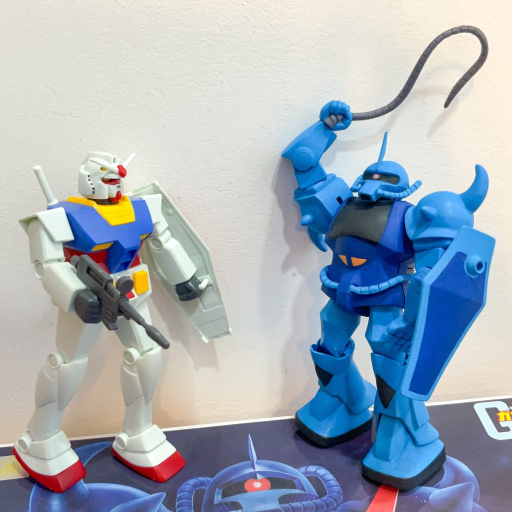 作品名：童心に帰る<p>旧キットでのブンドド遊びは楽しすぎる！（ガンダムはリバイバル版です）</p>
