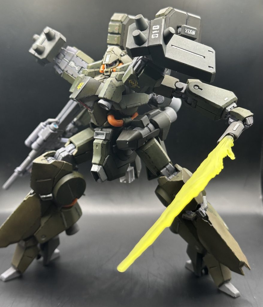 全体的に関節が硬かったので動かしやすいように多少削ったりしています