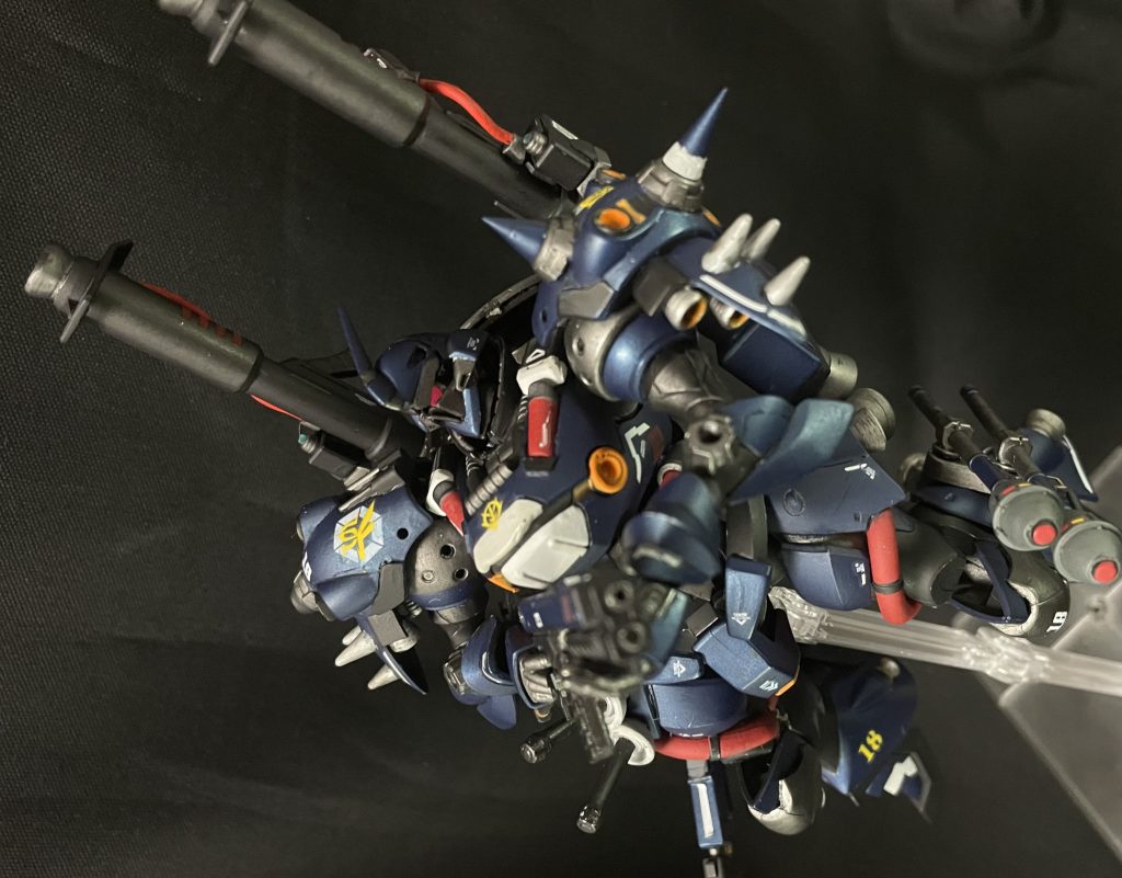 縦にして上から撮影して角度調節すると、なんとなくそんな感じになりました。エグザベギャンで、GQ版のケンプファーをミキシング作成する。でした。ご覧いただきありがとうございます♪