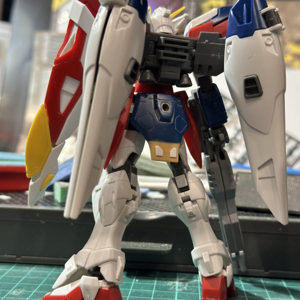 肩のパーツにプラ板切って内側にディテール追加 後部腰アーマーが長すぎたので修正（5枚目）