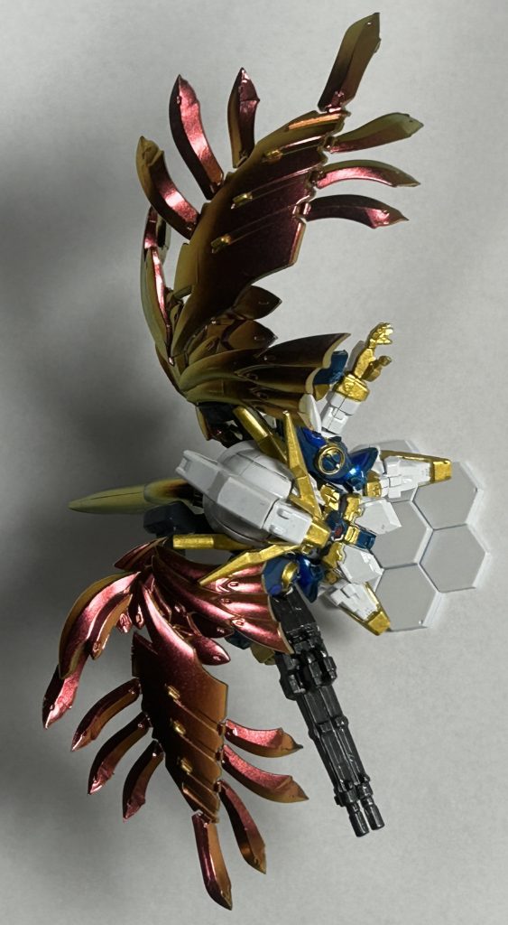 羽はガイアノーツのなんちゃらスピネルゴールド塗ってみましたがめちゃくちゃ綺麗で気に入りました。使い所難しいけど🤨