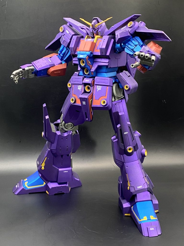 基本艶消しのメタリックで仕上げています。