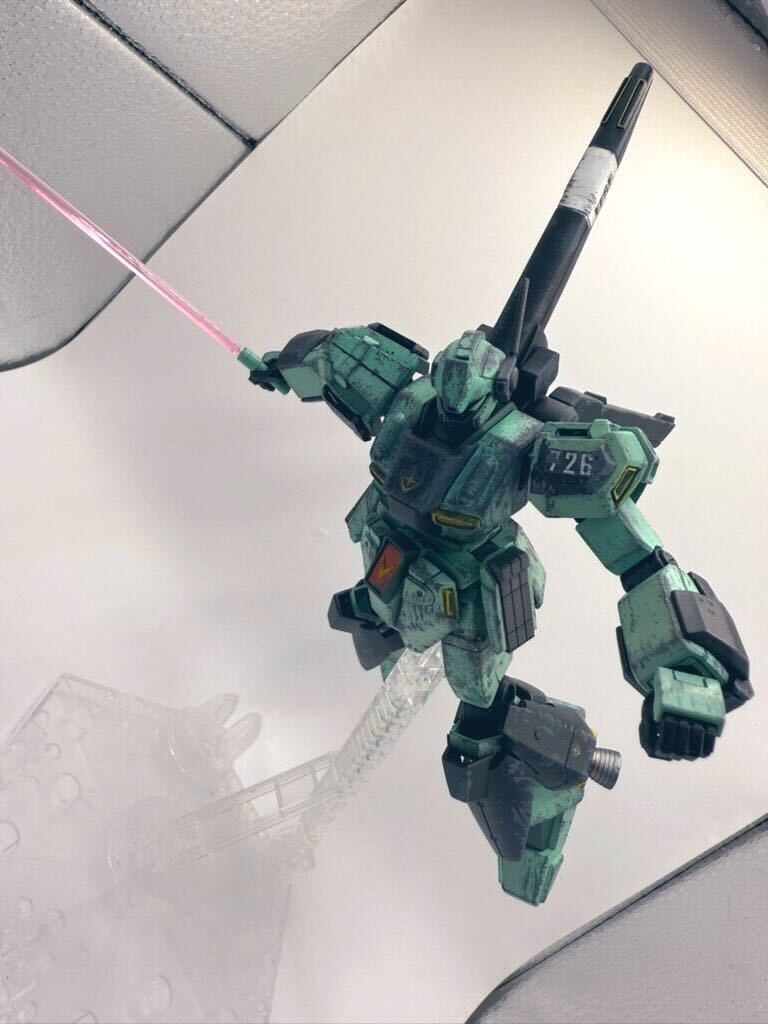 肩アーマーはもちろんミサイルパージ形態も再現可能。磁石で裏から留めてるせいで割とポロポロ落ちるのが難点。