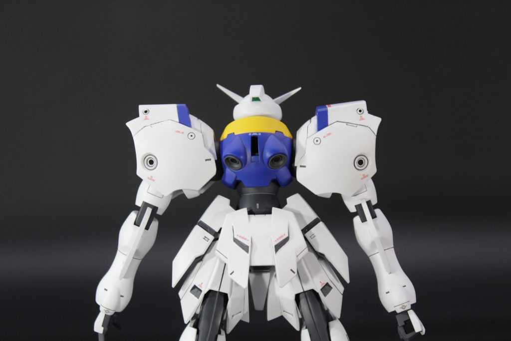 バックパック無しの後ろ姿