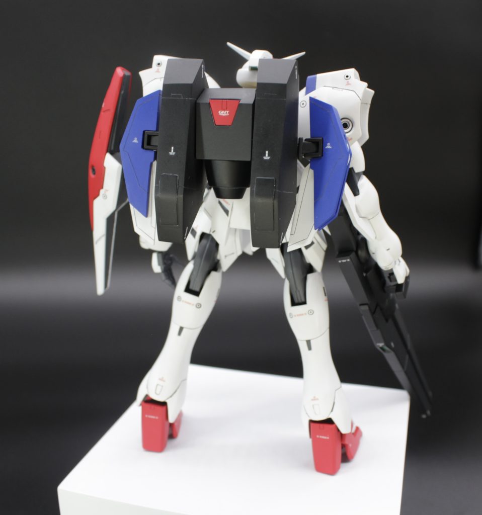 後ろ姿。バックパックはほとんどスクラッチ。