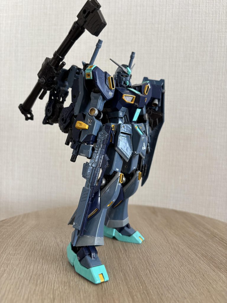 タイヤ周りのパーツとバズーカは30MMのヴォルパノヴァから拝借しています。