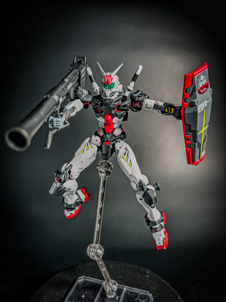 01ガンダムと白いガンダム–2枚目/制作者：niiyan