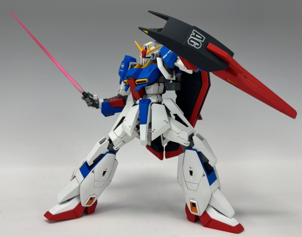 ビームサーベル用のハンドパーツを3D印刷で作成しました。グリップを斜め持ち出来ます。他にもビームライフル持ち手、握り手、平手3種等、ハンドパーツを色々作りました。