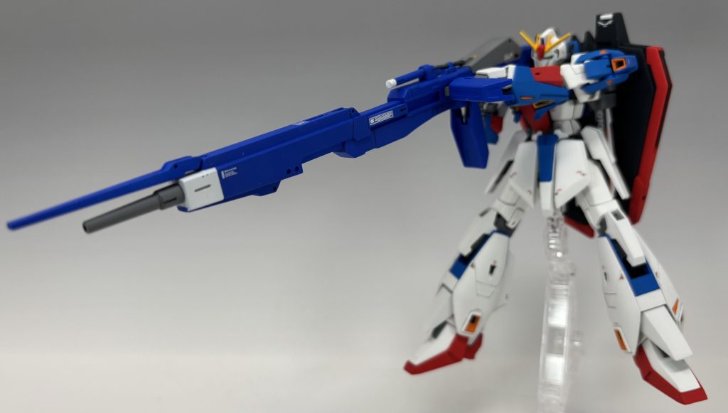 グリップを持つ専用のハンドパーツを3D印刷したものを使ってます。 不幸な事に写真では見えませんがw