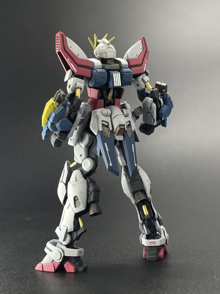 後ろは、ほとんど元キットのまま。ウイングのフロントアーマーを、延ばしてリアにしてます。