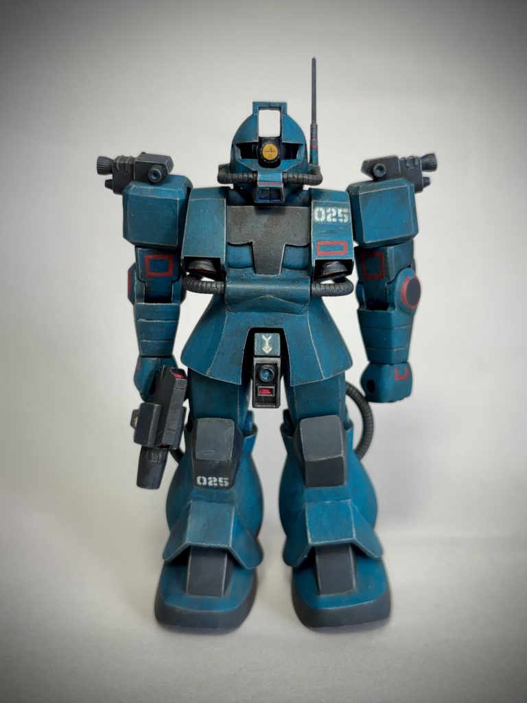 今回は無改造で楽しんでみました。スタイリッシュな改造も憧れますが、まずは素体を楽しく組み上げてみようと思った次第です。