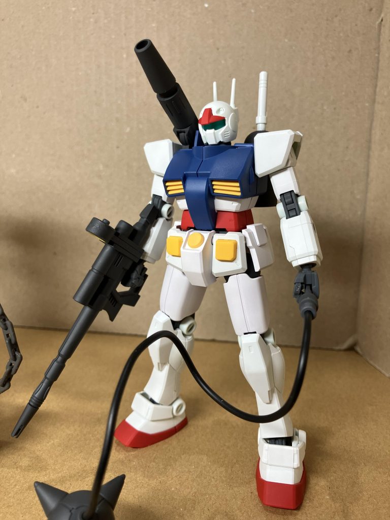 ハンマーは適当に余っていたものを持たせています。