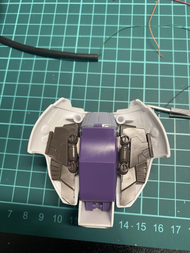 リアスカート?の裏側が寂しいので適当に盛り。