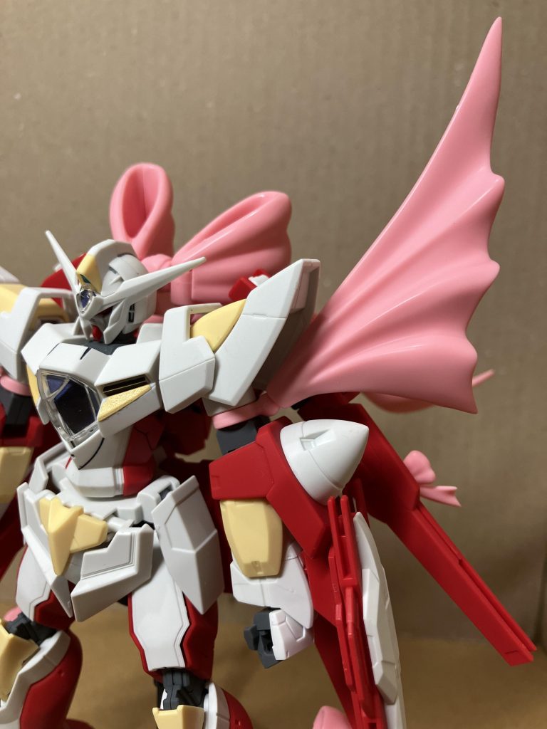 腕のリボンは、元々の腕パーツを外してつけていますが、シンデレラフィットで、無加工でいい感じについています。