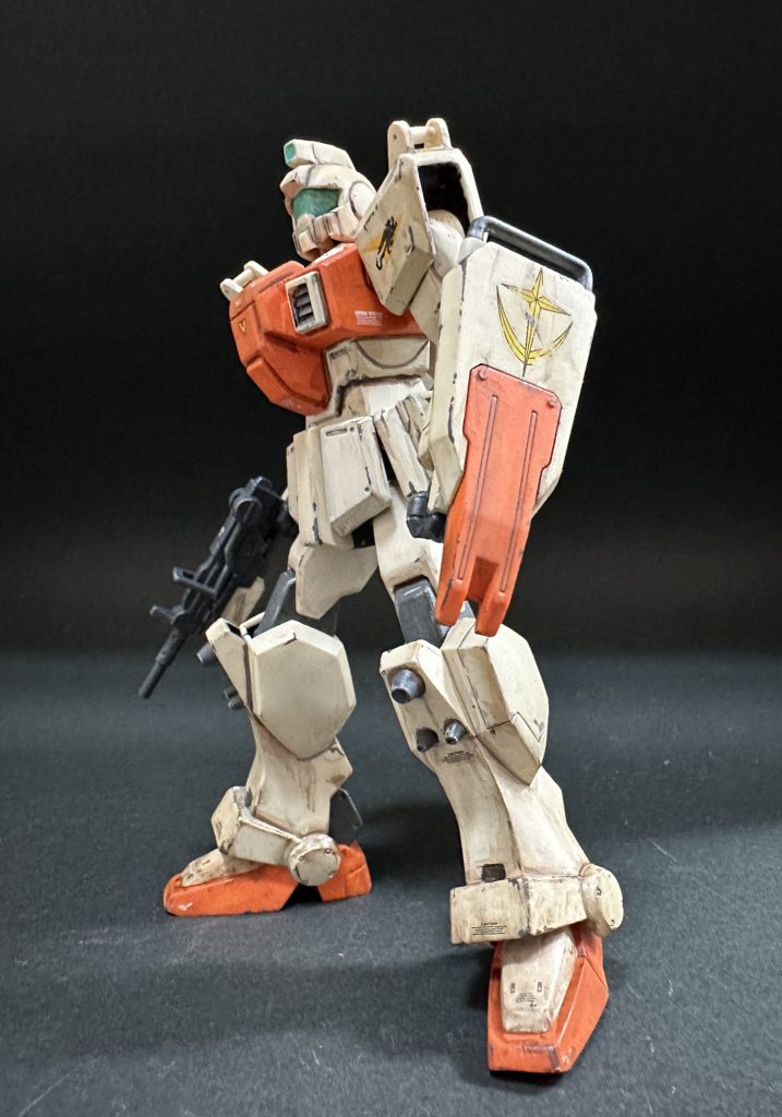 この頃のキットを作ると、よく動くばかりがガンプラじゃないのかなぁなんて思います。