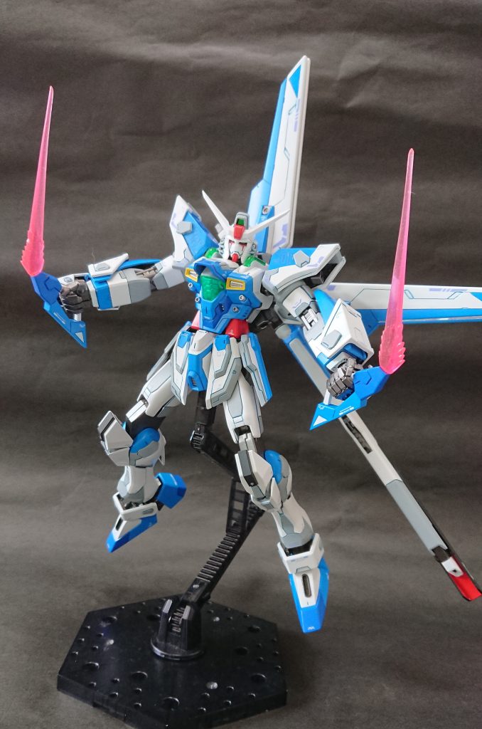 ポージング④フラッシュエッジ2のデザインは設定画とゲームグラフィックで異なるからどっちか迷ったけど前者を採用