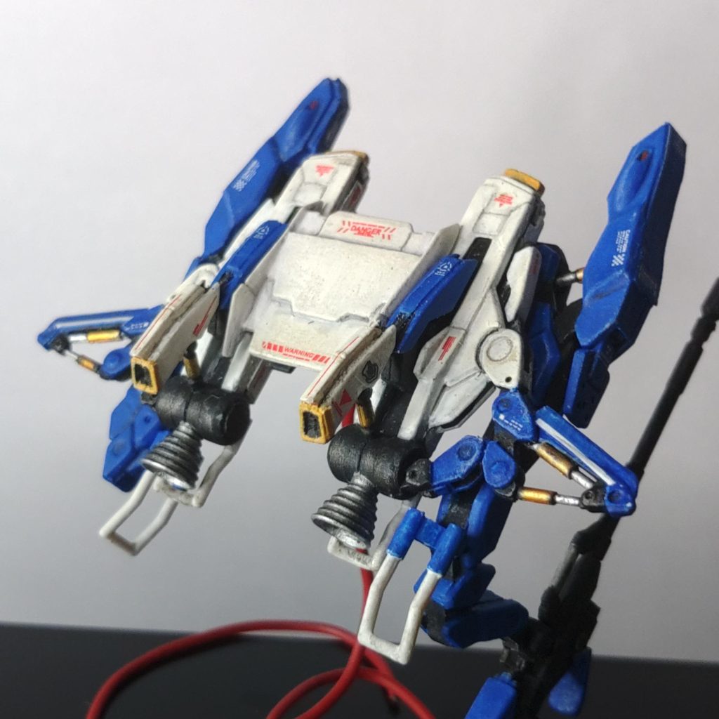 Gディフェンサー合わせ目隠し加工(ミサイルベイやアームのフレーム等)翼では無いけどフラップモドキ追加(大気圏内を飛行するのかな?)エアインーク(大気圏内を飛行するのかな?)垂直尾翼風ブースターの上にアクセント