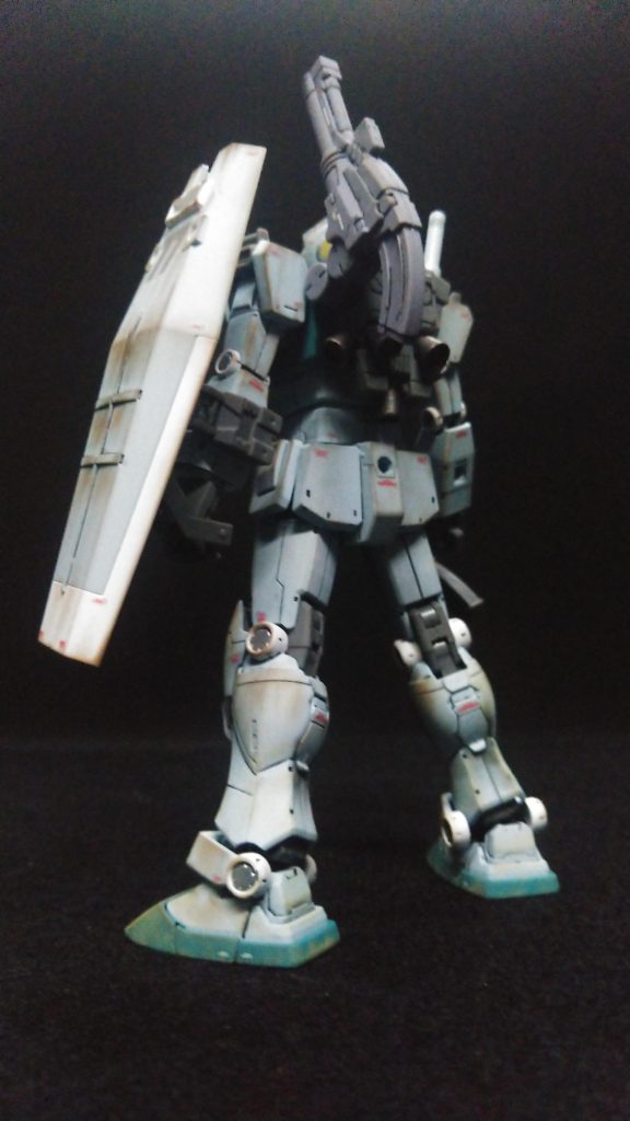 オリジンガンダムのショルダーキャノン？があまったので穴隠しでつけました。