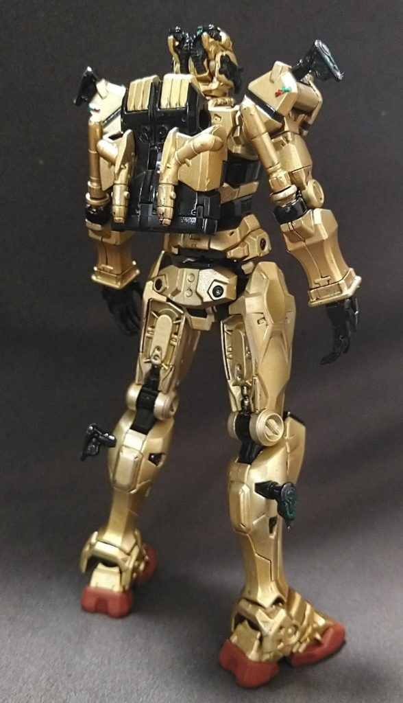 兵士:申し訳ありません！すぐに塗り直します！シャア:いや、いい。このままいく。･･･百式とでも呼ぶか。