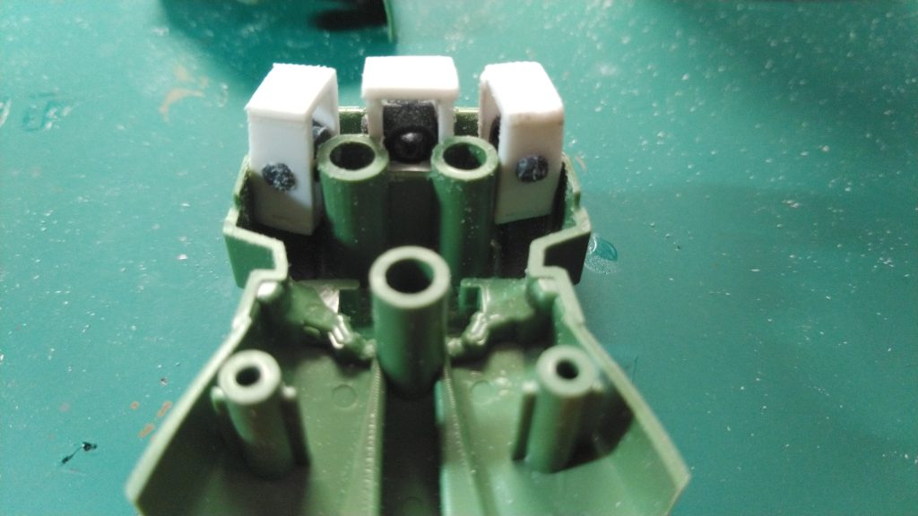 腕と首のポリキャップ化。