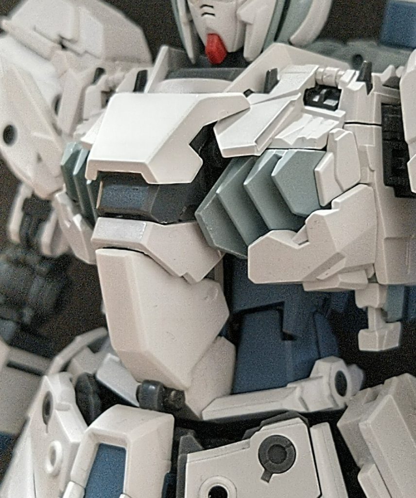 とりあえずむき出しのキャノピーに装甲を｡