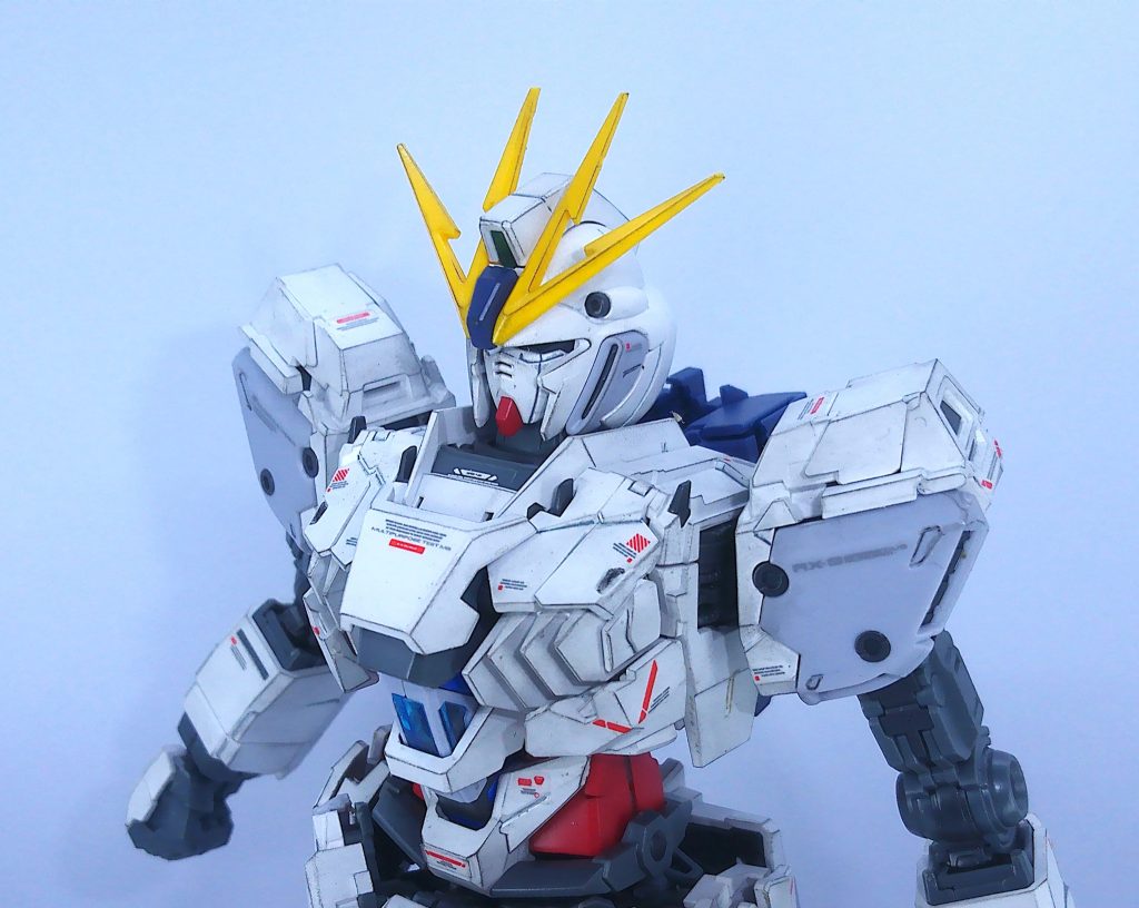 白背景だとイラストっぽさMAX。ただしカメラがボロいのでこれ以上白くすると白飛びするので悲しい。誰かカメラ下さい(gundam-kao9)