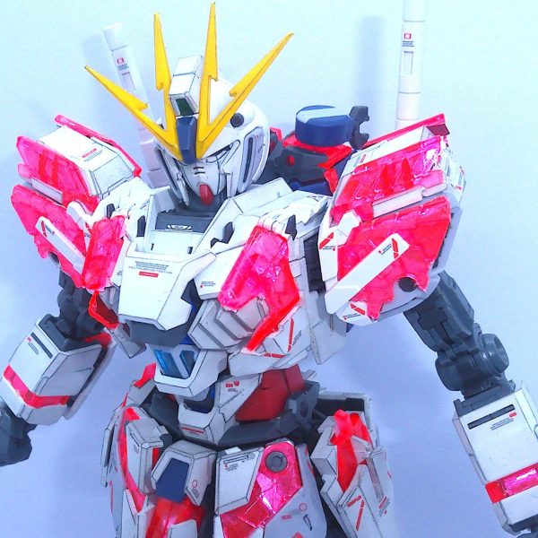 クリアパーツの裏にラピーテープを貼るのだ