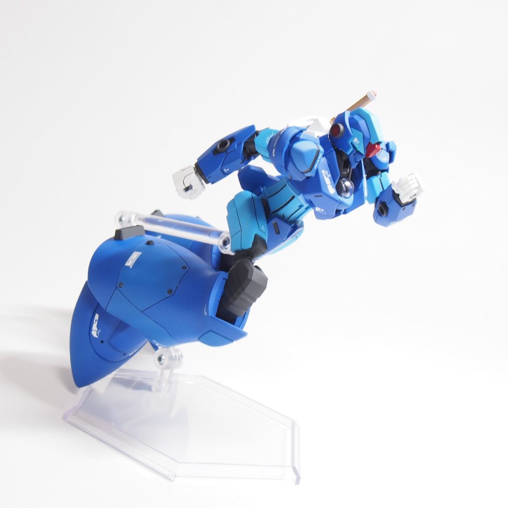 ダッシュ移動さすがに可動範囲の関係上つま先はピンッとは伸ばせませんでした。