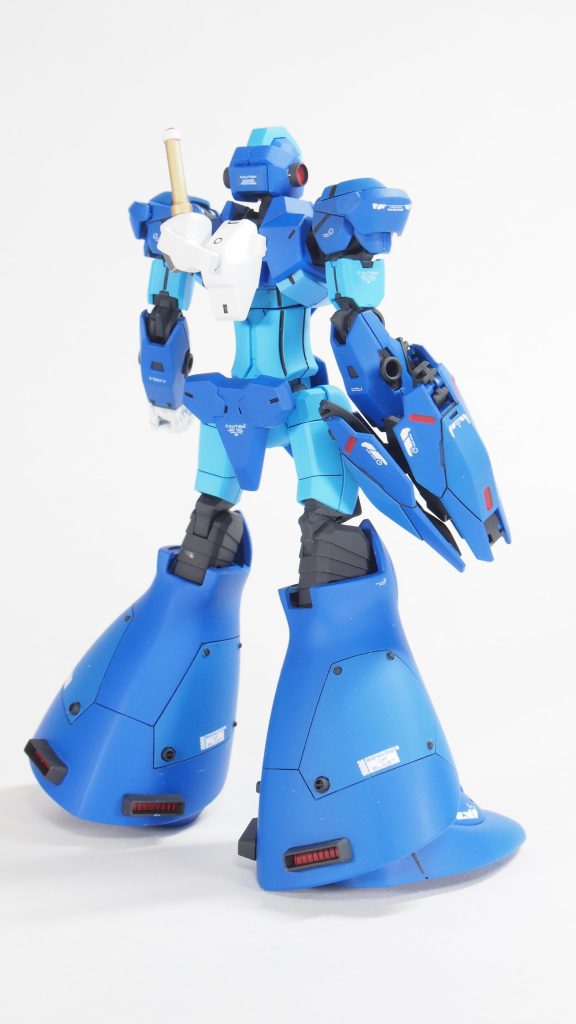 頭部と腕はガンヴォルバ胴体とビームブレイサーはミカエリス足はゲルググ