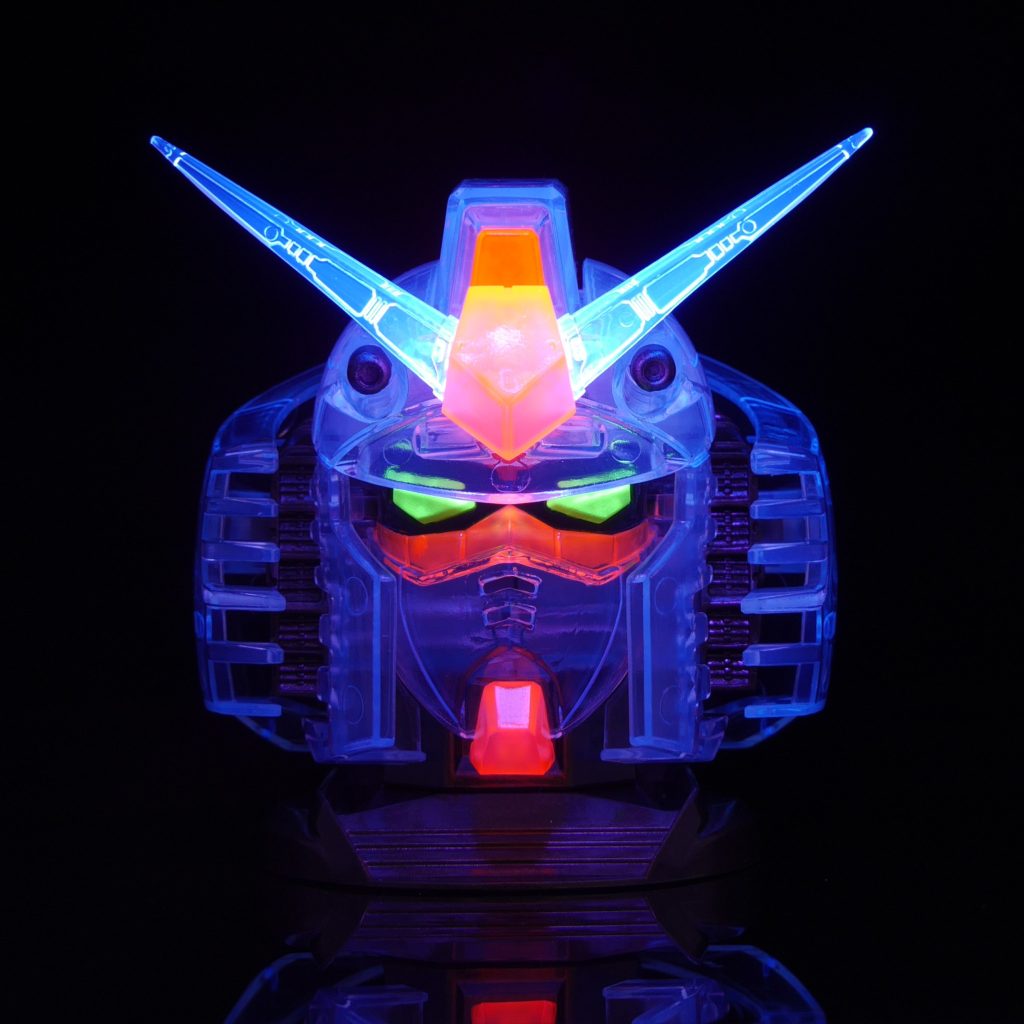 開きますが、あまり面白味はないですね、、、(gundam-kao10)