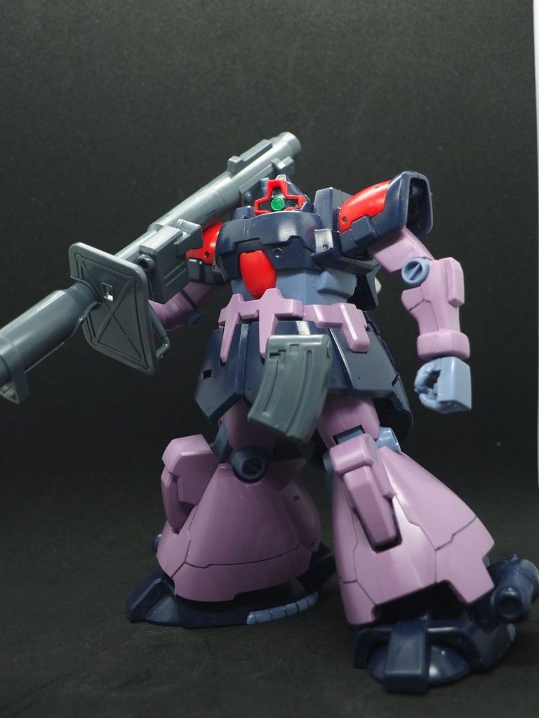 棚の奥で恨めしそうに佇むトローペン(zaku-kao4)君も仕上げないとな(zaku-kao4)