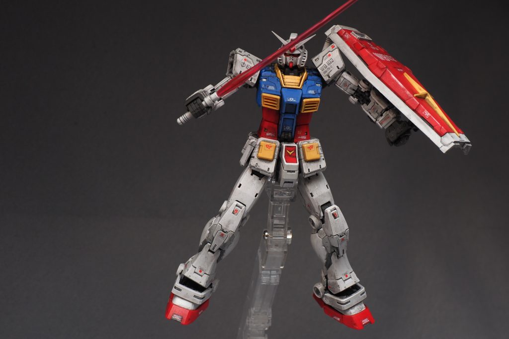 やばい、めちゃくちゃかっこいい。RGの中でも神キットと名高い本キットですが、可動域やプロポーション、成形色もうすべてが完璧です。
