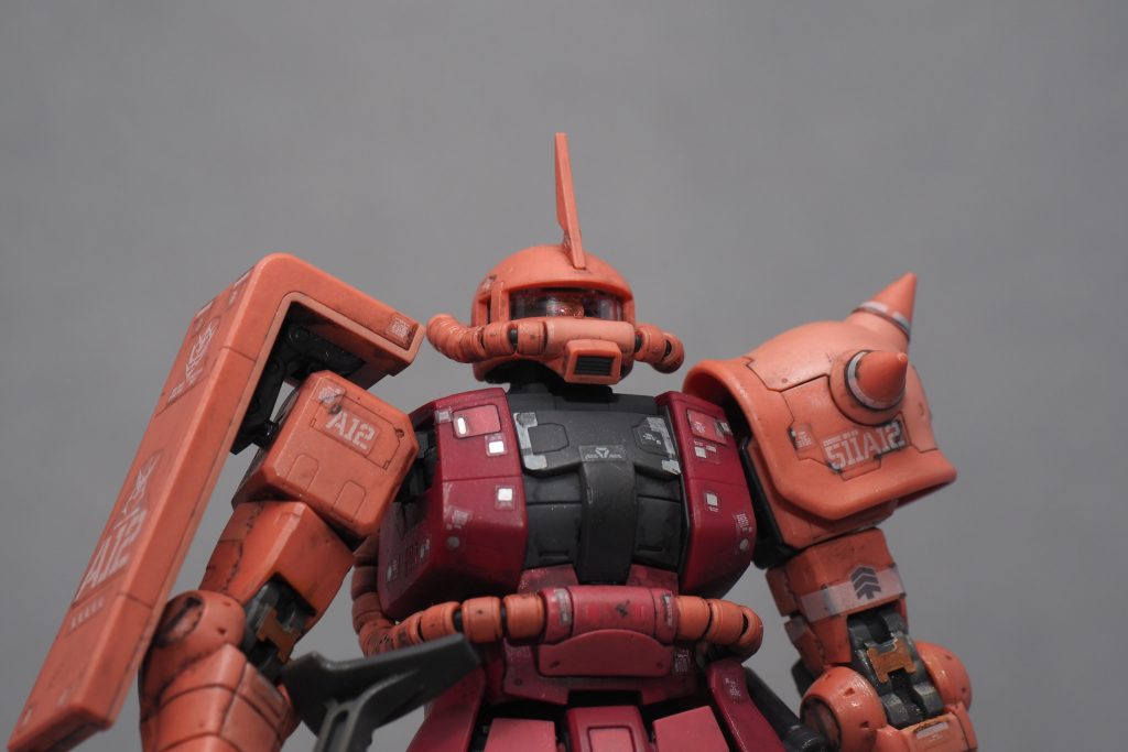 モノアイのみHアイズのものを使用しています。写真では分かりづらいかもですが、裏面をガンダムマーカーシルバーで塗装すると光沢感が出て良いです。