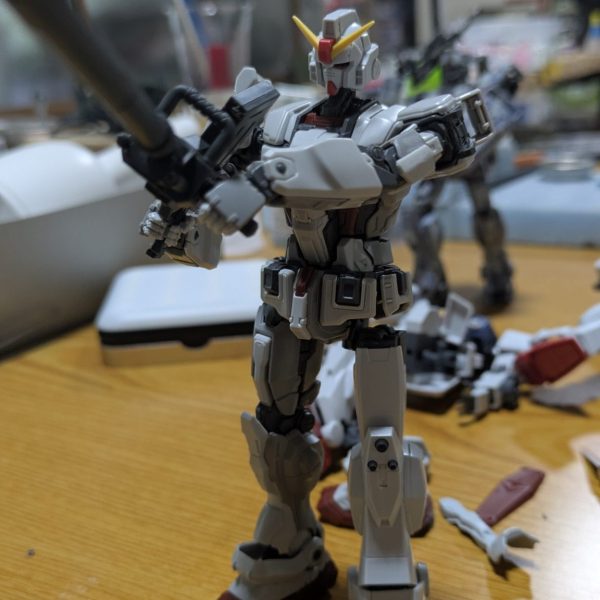 ネトフリのガンダム「ガンダムEX」をベースにして、陸戦型ガンダムを作れるかどうか試行錯誤中です。最近のキットはポリキャップもないし、差込み穴径やボールジョイントの大きさも全然違うので好きなようにポンポンミキシングするのはほぼ不可能でした💦💦とりあえず加工しまくる事にします🤣