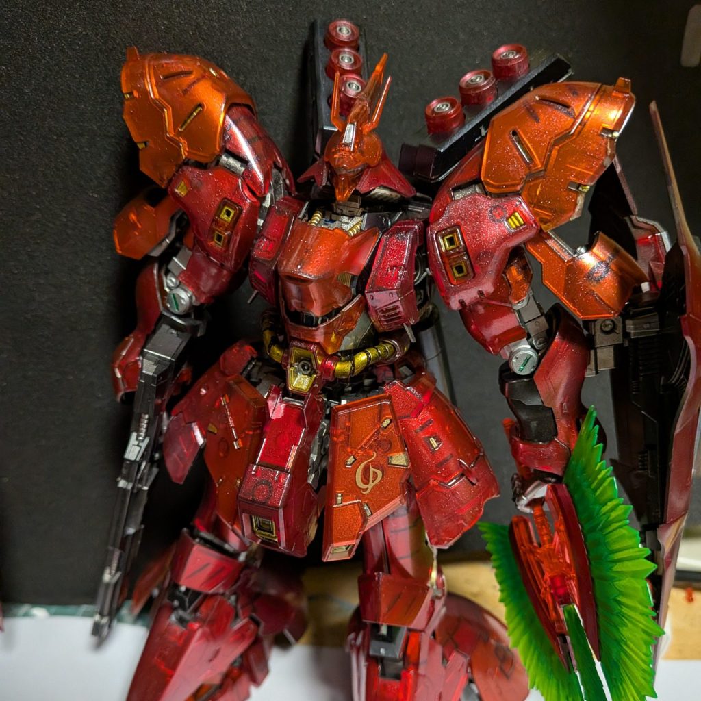 メカニカルコア風塗装RGサザビー｜くま123さんのガンプラ作品｜GUNSTA