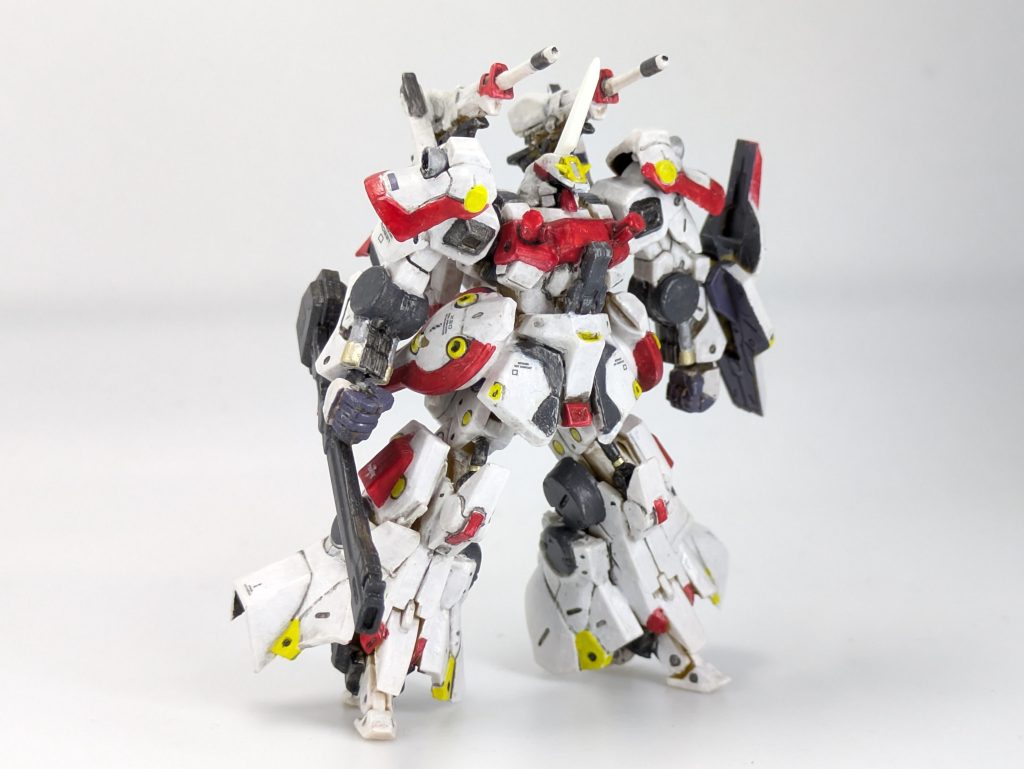 一応ツインアイですが、よく見えませんね。