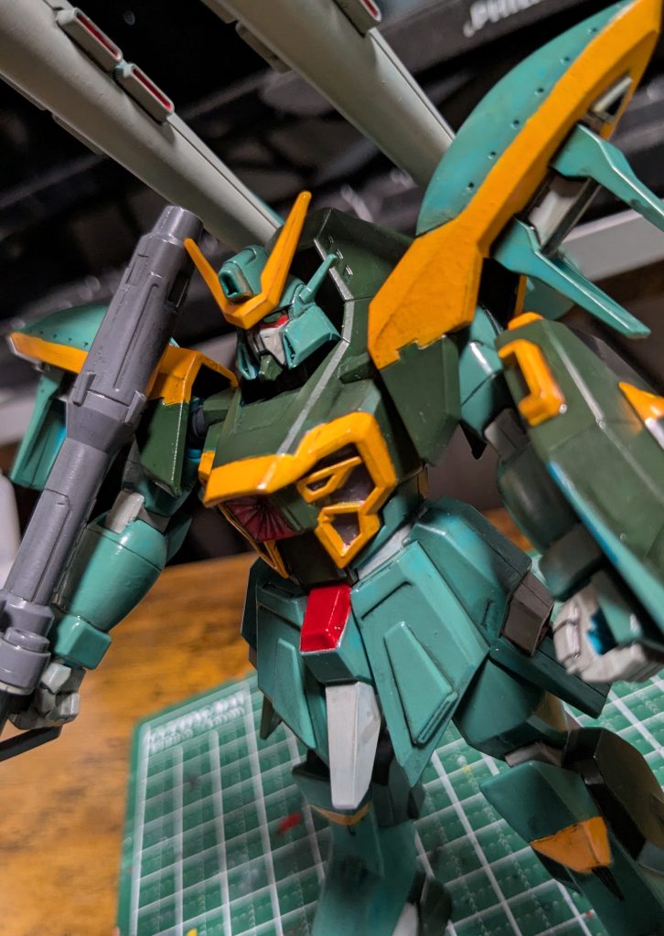 というわけで、SEEDコレクションシリーズ後半戦、悪の三兵器の1体目、カラミティガンダムさんでした。ここから先の機体は主に背面パーツとかに広い塗装面が増えるんだよなあ。筆で塗るのめんどいなあ。あまぞんぬさんとかで衝動的にエアブラシぽちりそうになる私が居ます。危険。