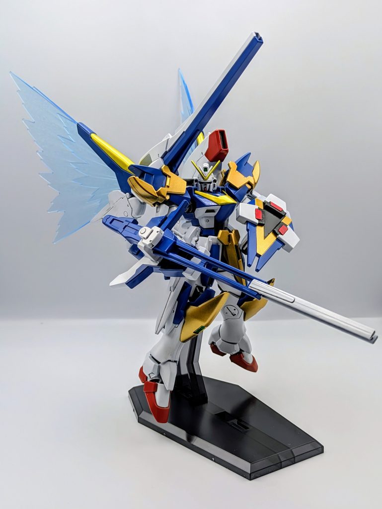 最期まで観て頂きありがとうございます。子供の頃憧れのボリュームを再現できましたが、コレだとあまり光の翼が目立たないし、可動キットとしての本領も発揮できないので、今度はV2の方を作ろうと思います。