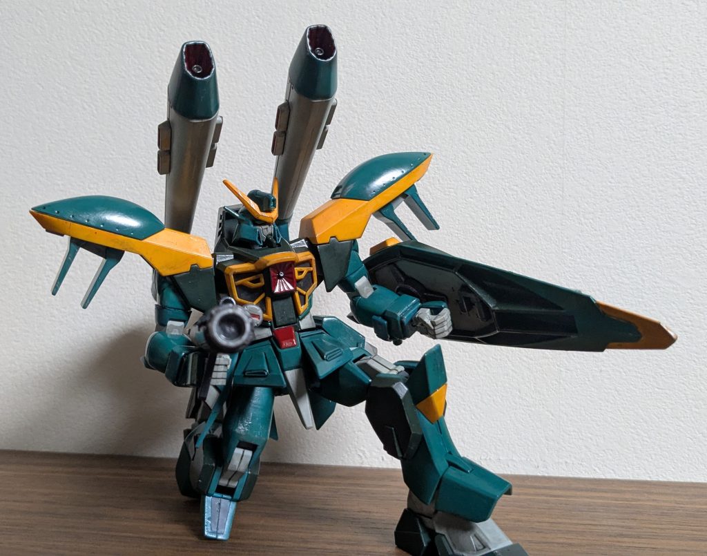 無理やり膝立ちポーズ。まあ20年前のHGだからね。可動にそんなに期待なんてしてなかった。