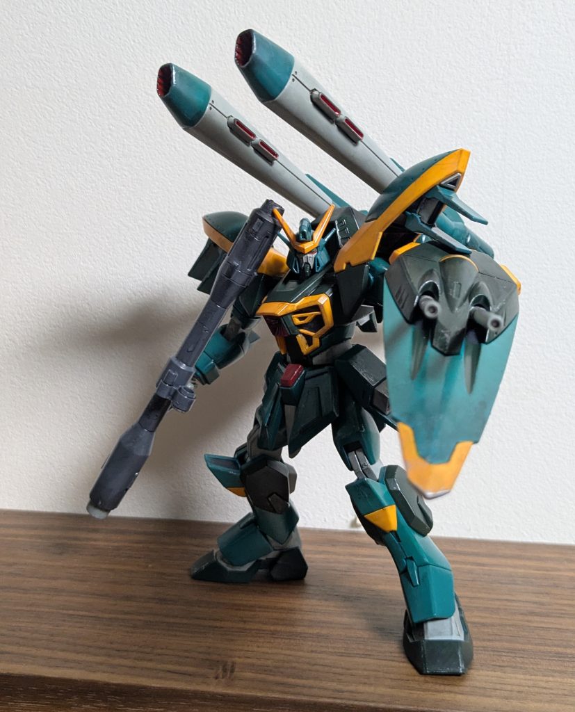 115mm 2連装衝角砲「ケーファー・ツヴァイ」。コレクションシリーズと違ってここがちゃんと砲塔してるのは良いですね。っていうかHGなんだからあたりまえか。欲をいうならシールドの先の黄色も別パーツだったらよかった。