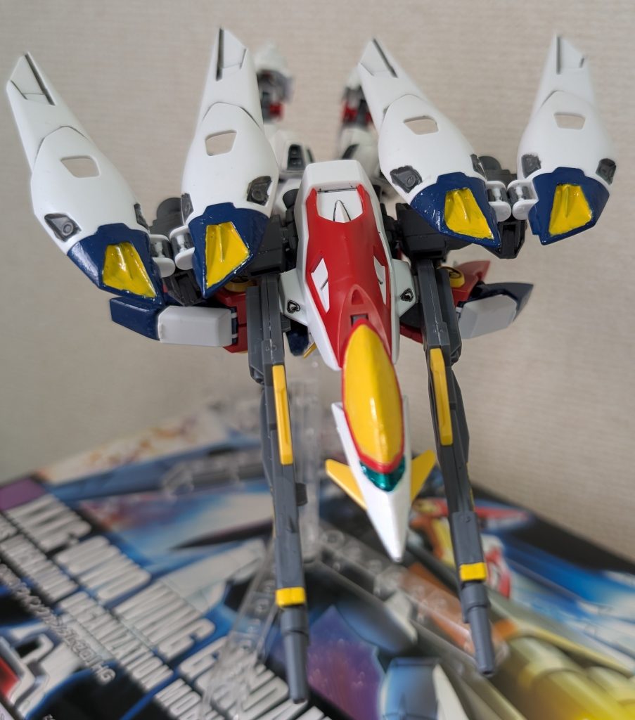 もちろん、「ウイングと言えばコレ」な「ネオバード形態」にもなります。