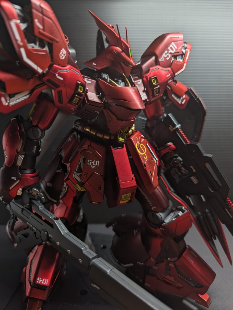 ポーズは例の有名なイラストから。本当はもう少し腰を落とした感じにしたかったのですが、スタンドの角度の関係からこんな中途半端な感じになってしまいました・・・装甲は解放状態固定です。塗装剥げ怖い